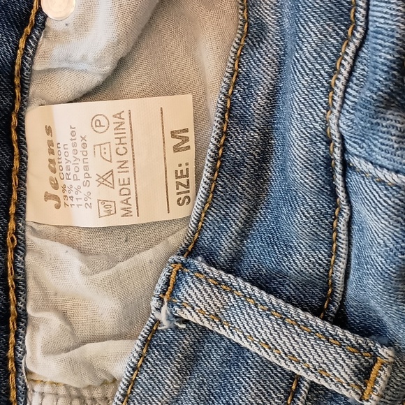 Jean Shorts with Frayed Hemline - Picture 4 of 4